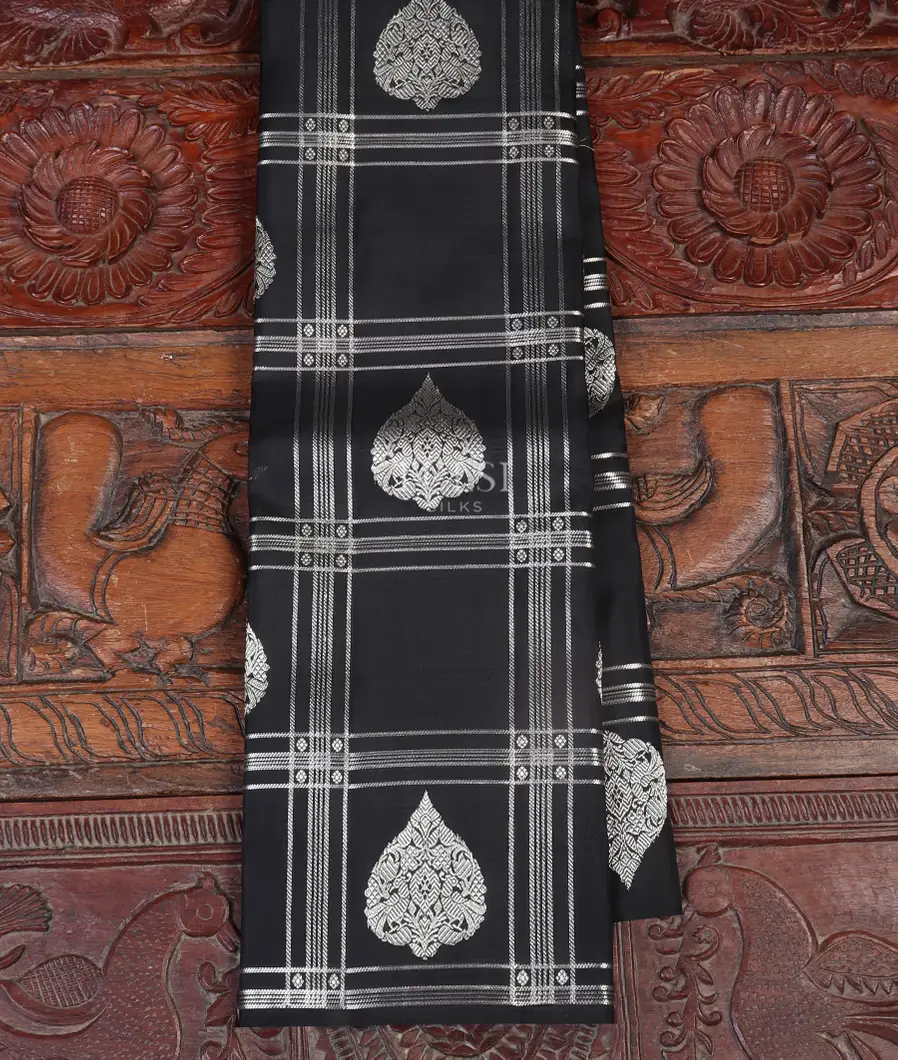 Black Kanjivaram Silk Saree T529586-image