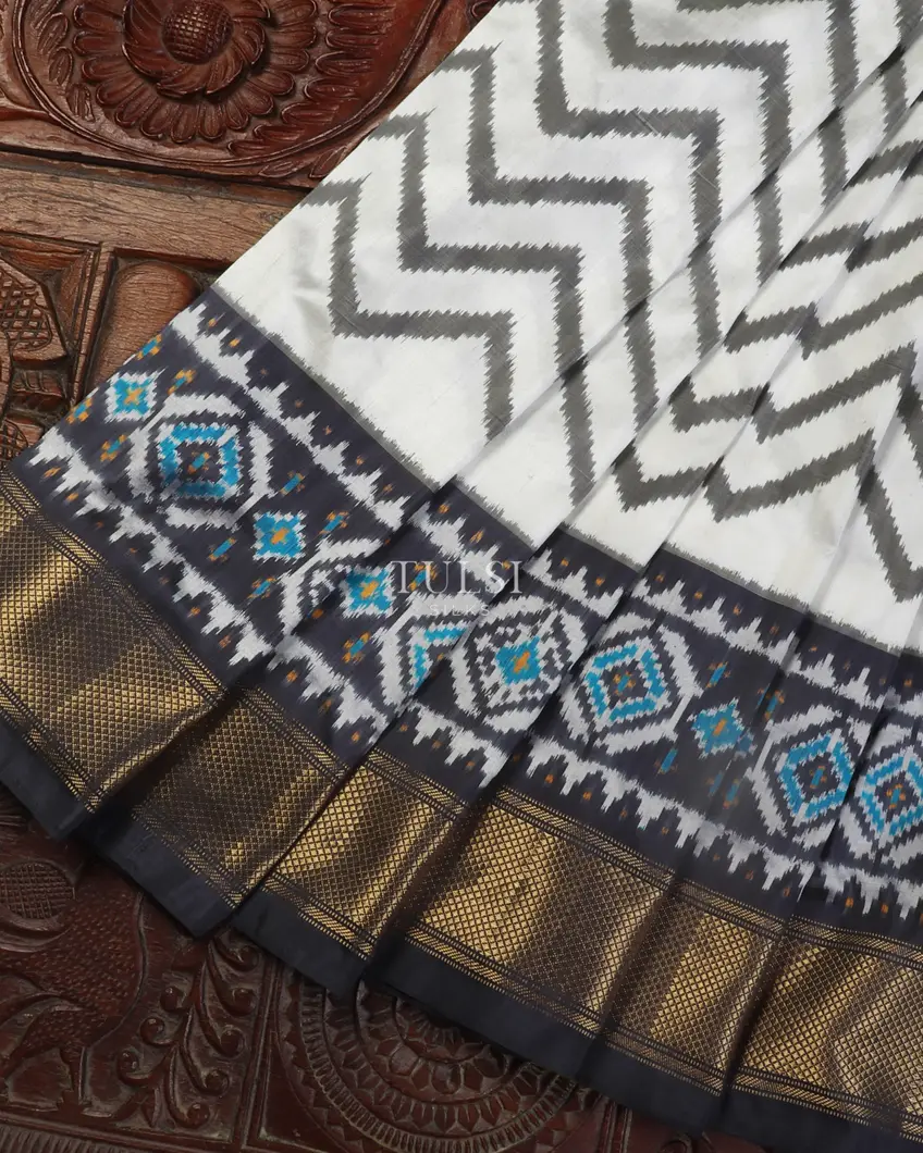 White Ikat Silk Saree T5346262