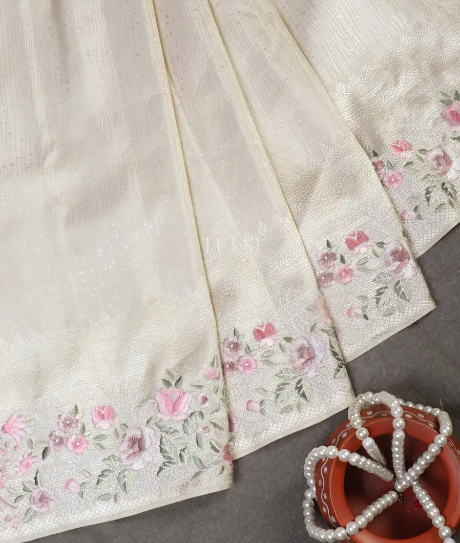 White Kanjivaram Embroidery Silk Saree T5383544