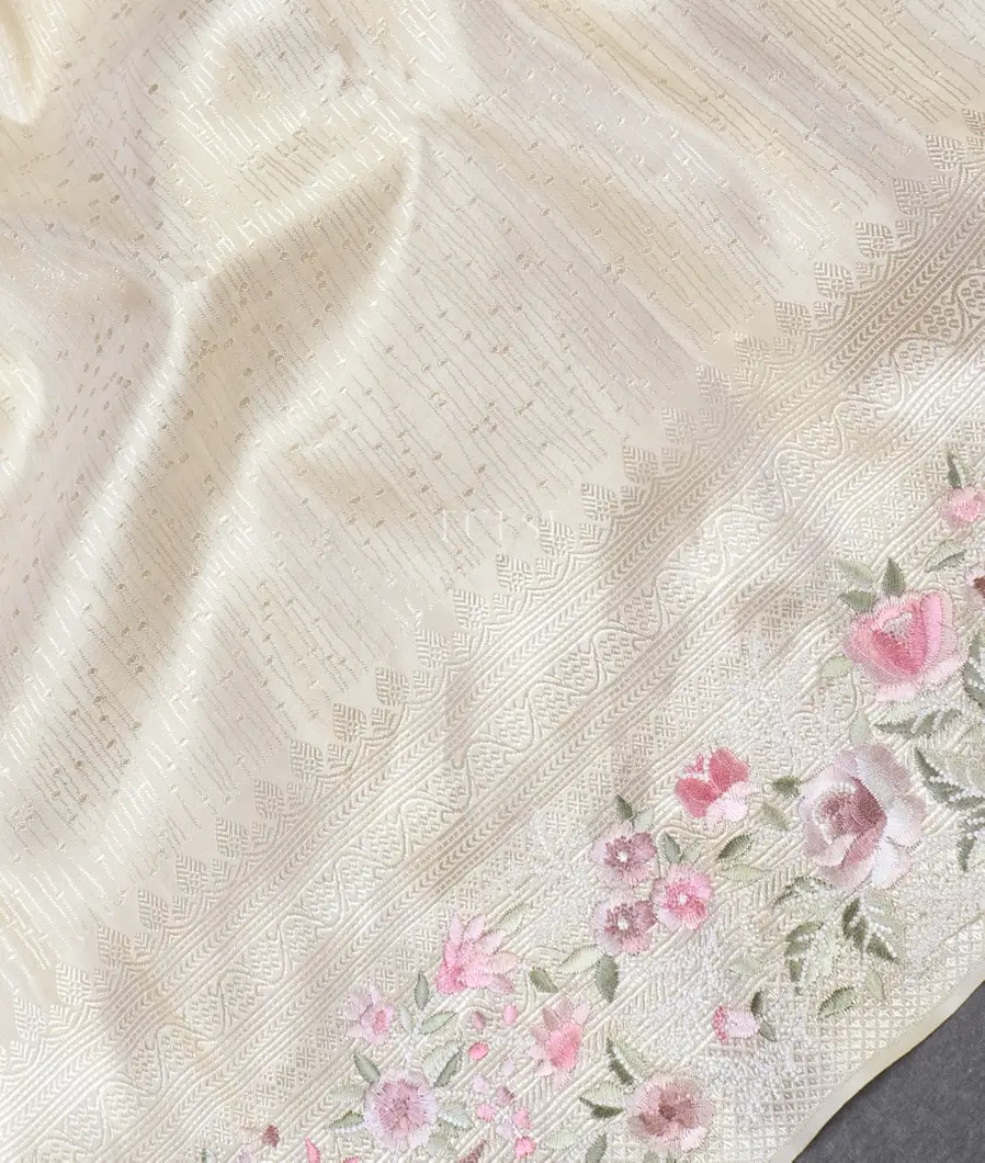 White Kanjivaram Embroidery Silk Saree T5383545