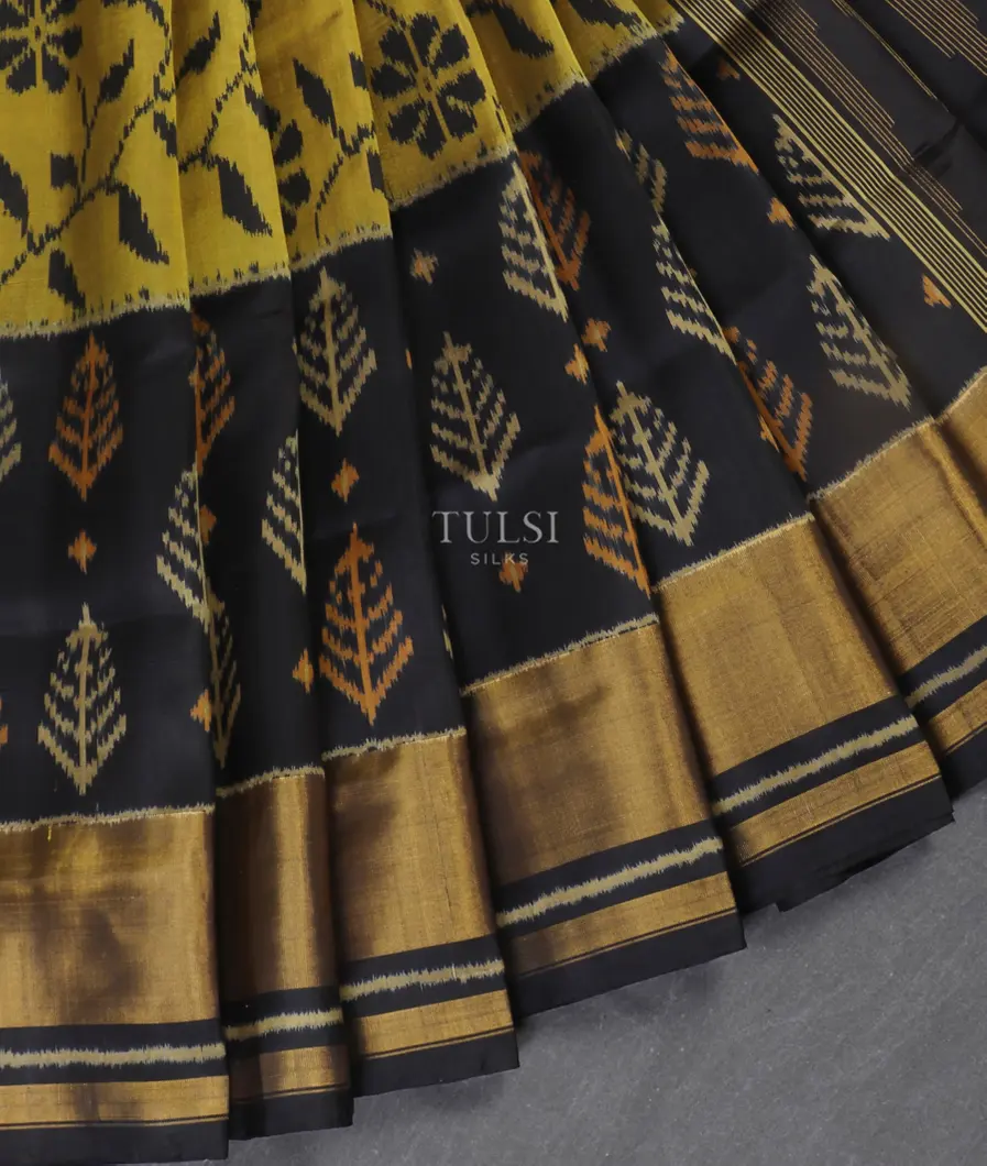 Mehndi Green Patola Silk Saree T5395564