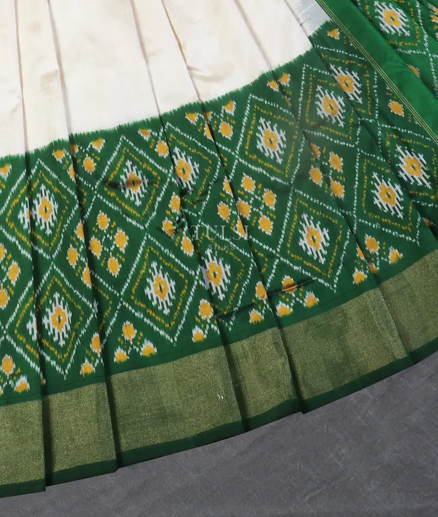 Off-White Ikat Silk Saree T5407842