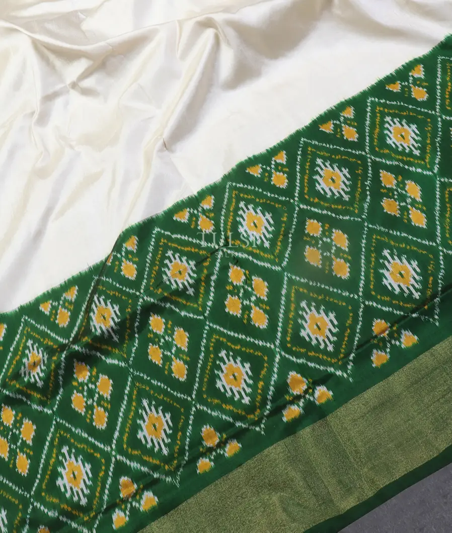 Off-White Ikat Silk Saree T5407845