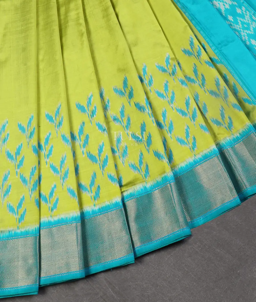 Green Ikat Silk Saree T5407942
