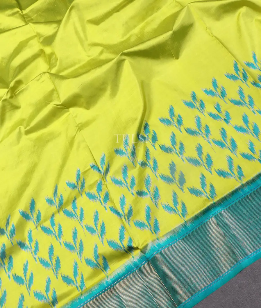 Green Ikat Silk Saree T5407945