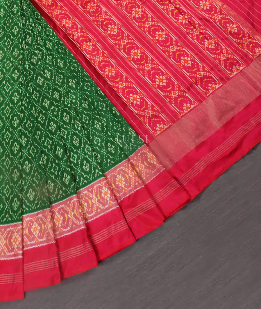 Green Ikat Silk Saree T5449282