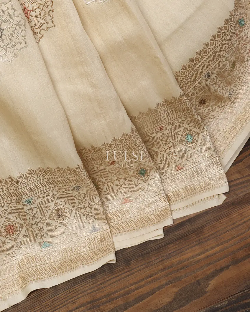 Off-White Tussar Georgette Saree T5445422