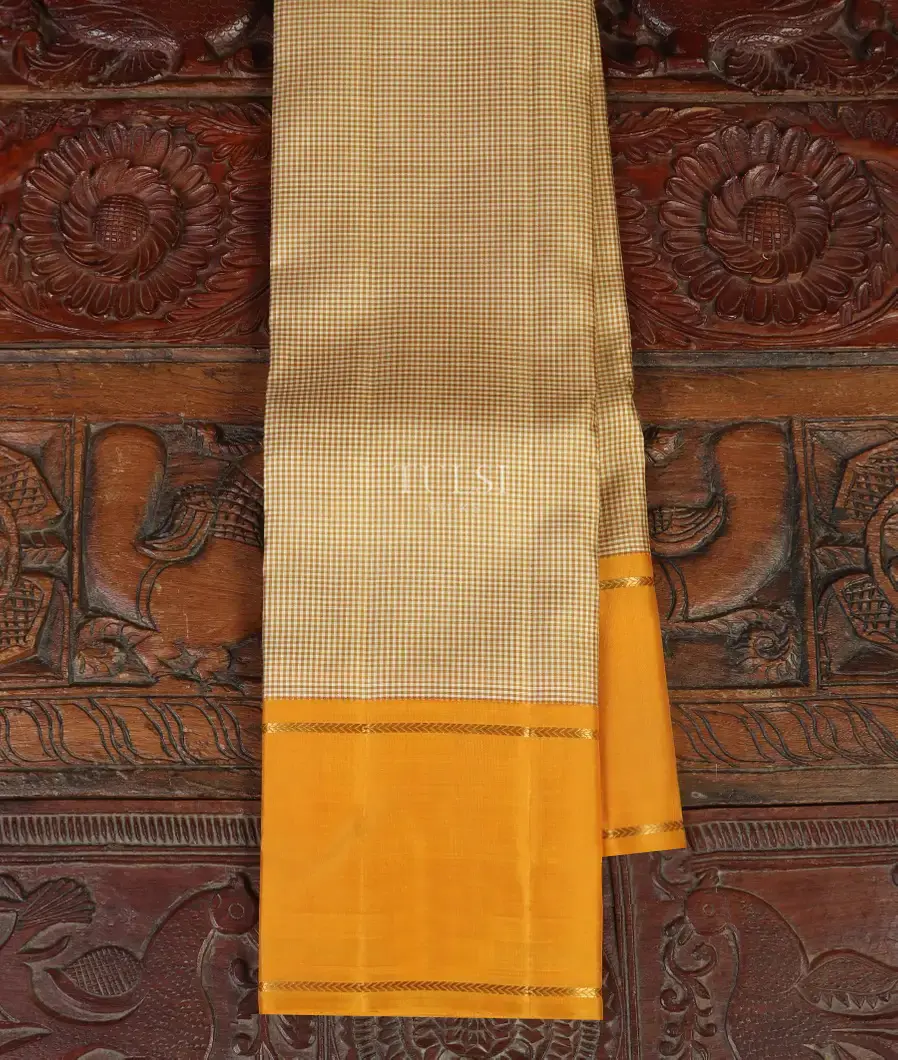 Off - White And Beige Kanjivaram Silk Saree T550789-image