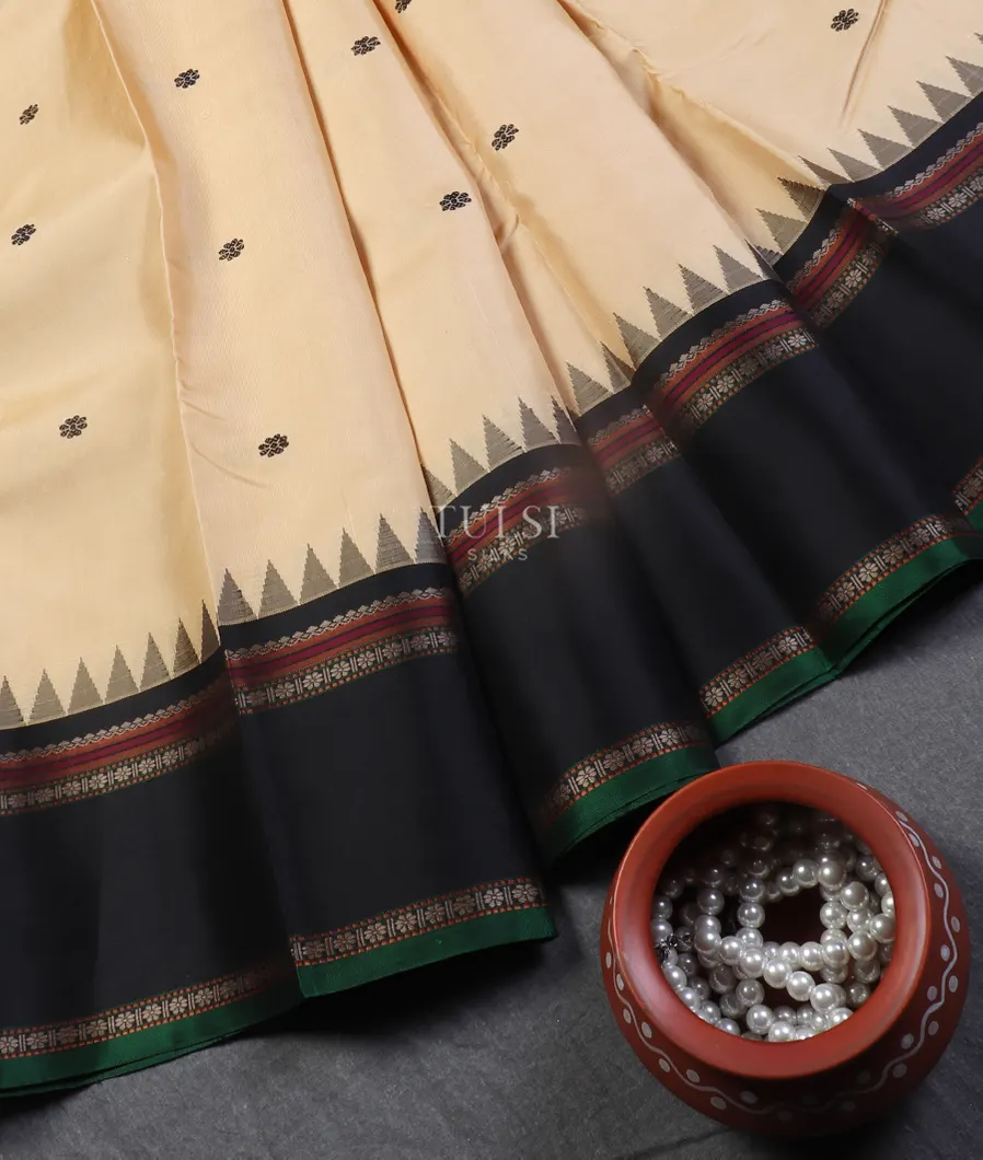 Beige Kanjivaram Silk Saree T5457162