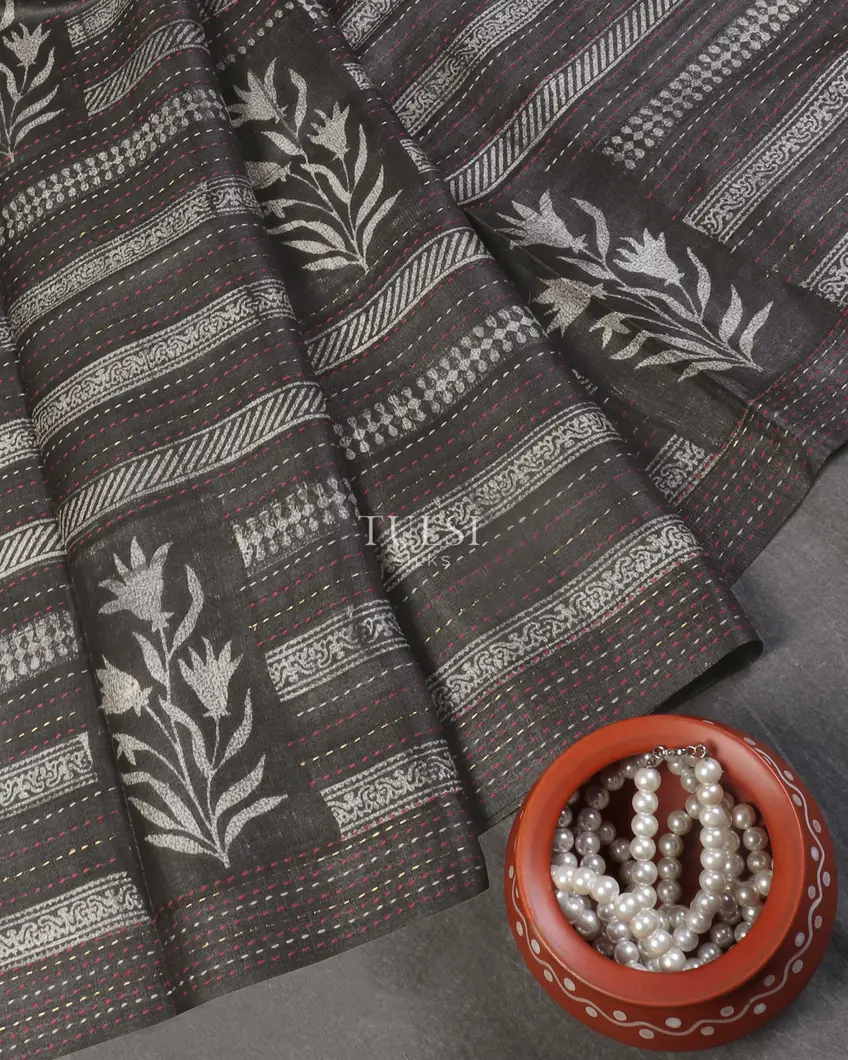 Grey Tussar Printed Saree T5534185