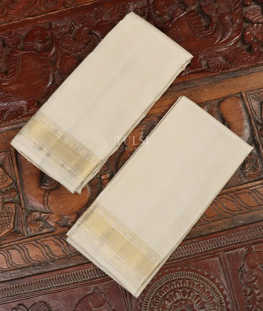 Off-White Handwoven Kanjivaram Silk Dhoti and Vastharam T554132-image