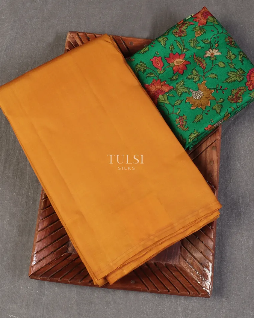 Folded Silk Saree Stock Photos - Free & Royalty-Free Stock Photos from  Dreamstime