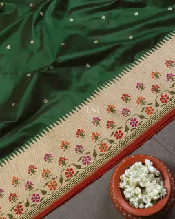Green Banaras Silk Saree T5212294