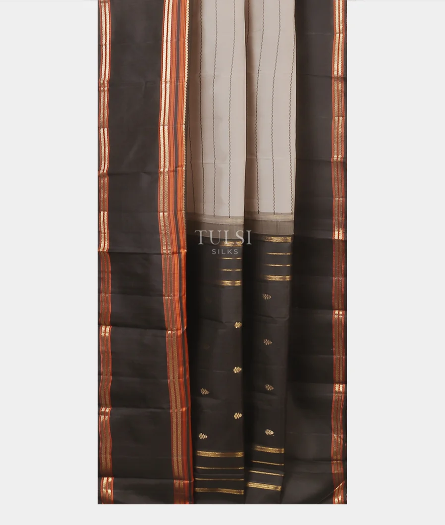 Off - White Kanjivaram Silk Saree T4934232