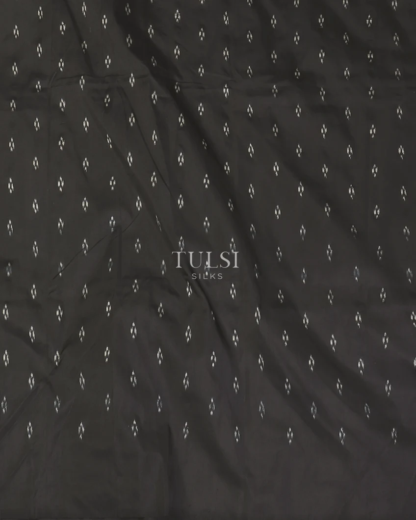 Off - White Ikat Silk Saree T5702253