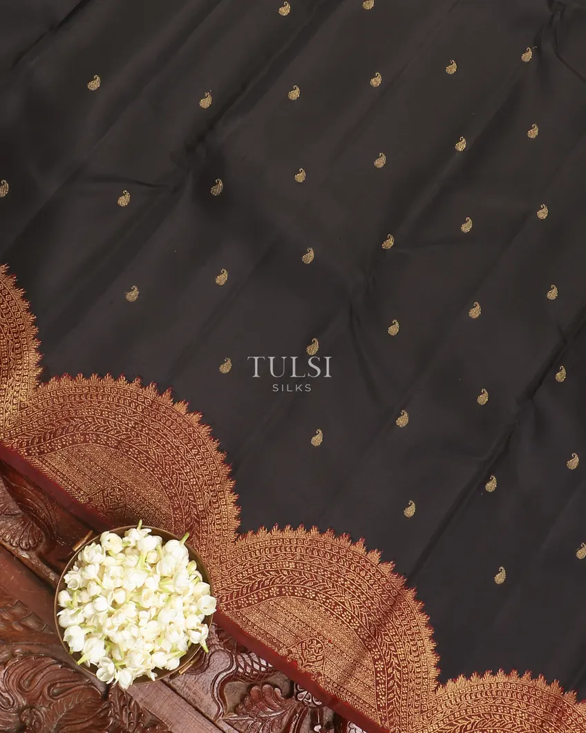 black-kanjivaram-silk-saree-t572892-t572892-e