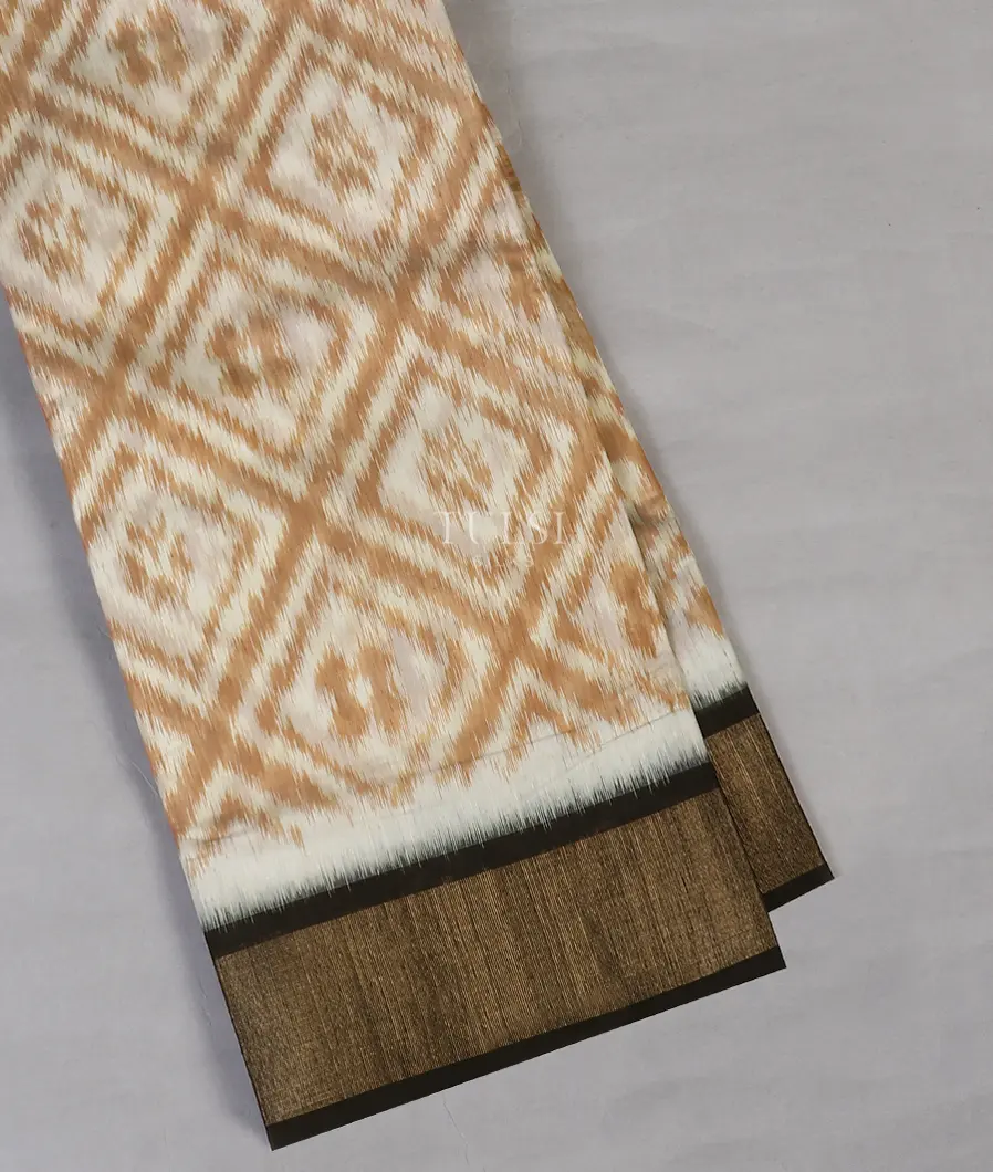Off-White Pochampalli Silk Cotton Saree T555578-image