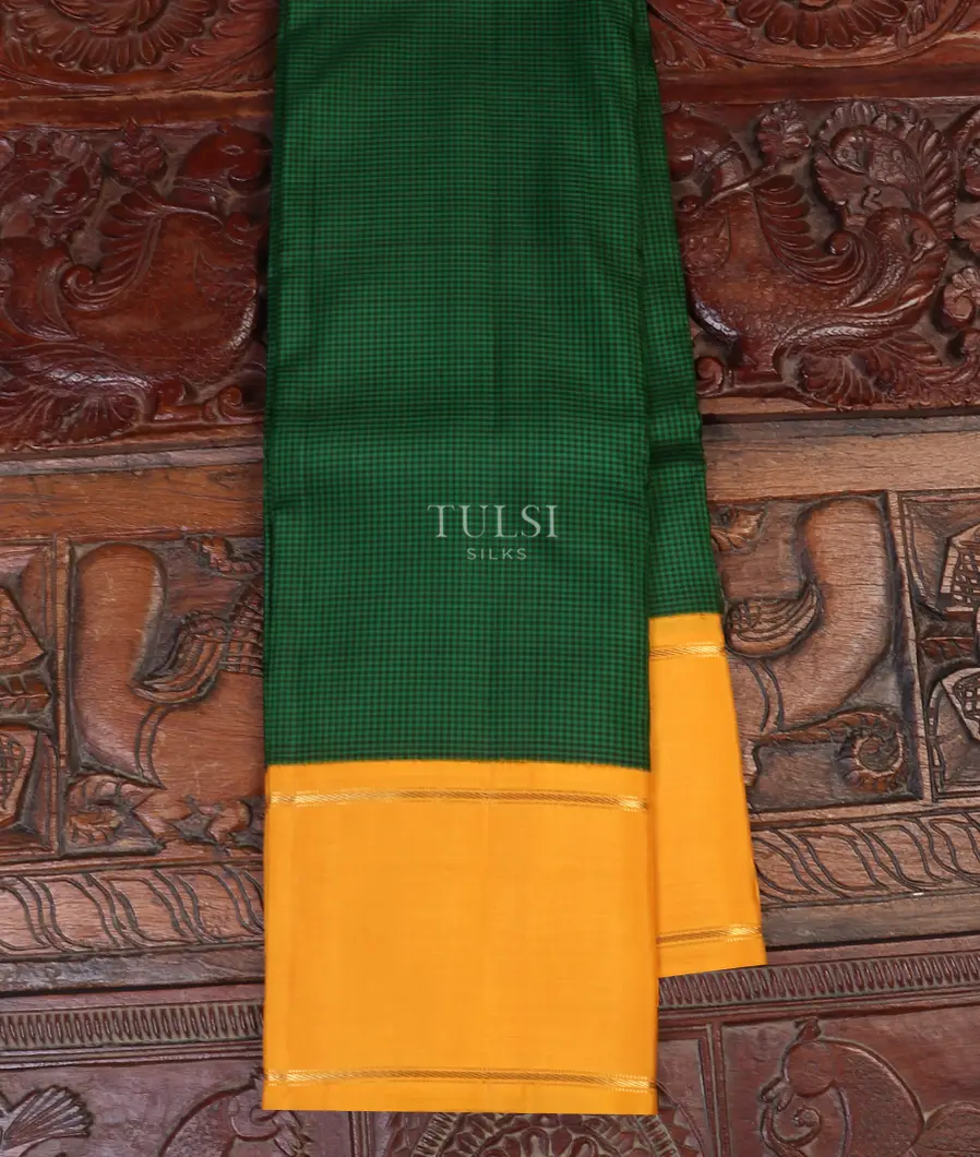 Green and Black Kanjivaram Silk Saree T572518-image