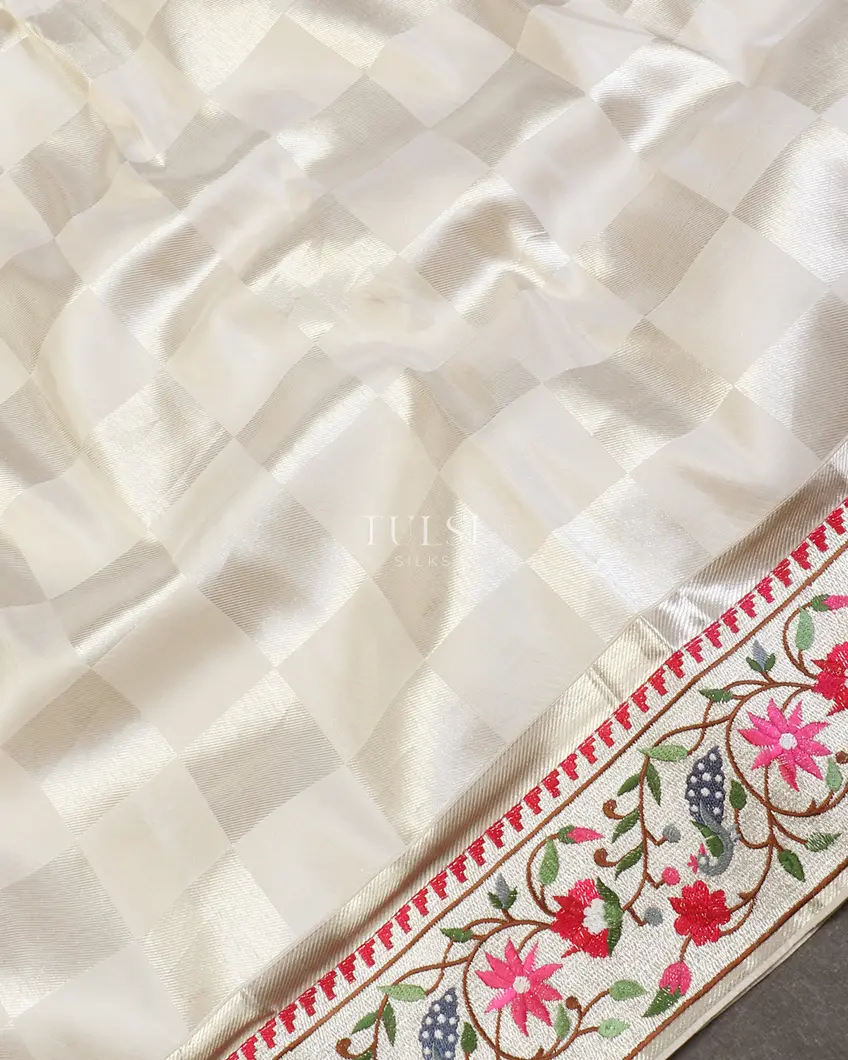 off-white-kanjivaram-embroidery-silk-saree-t572961-t572961-e