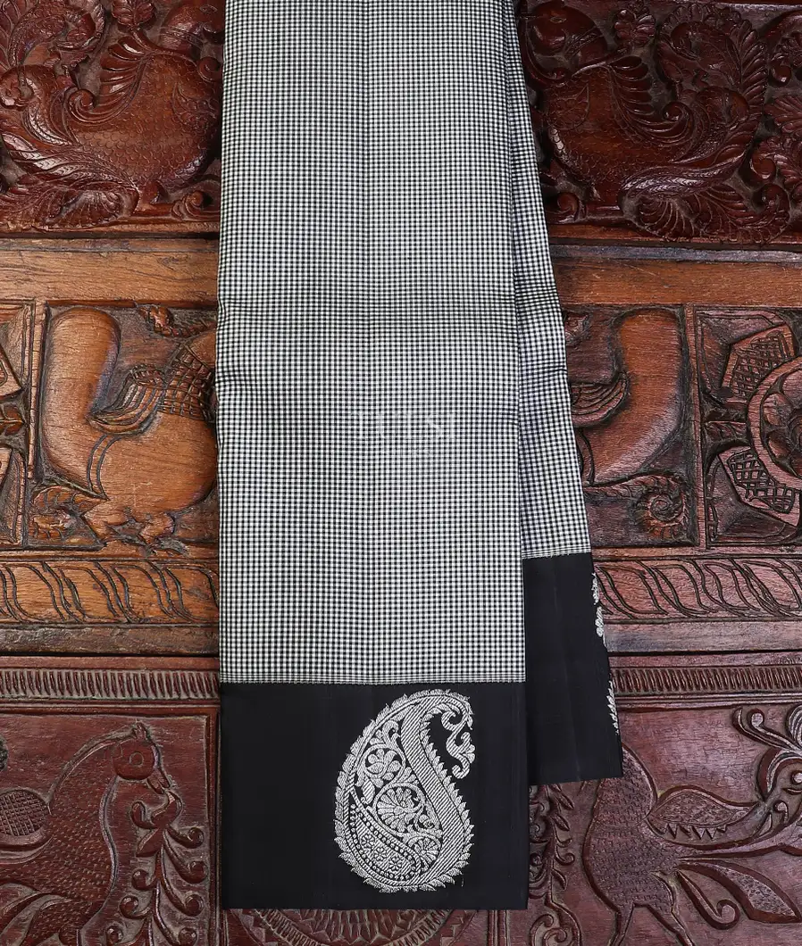Black and White Kanjivaram Silk Saree T601116-image
