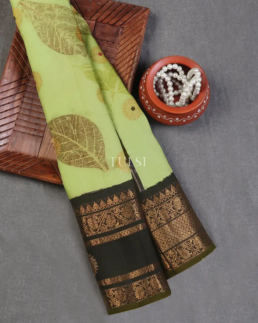 Green Gadwal Silk Saree T609991-image