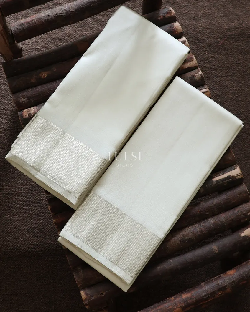 Off-White Handwoven Kanjivaram Silk Dhoti and Vastharam T635895-image