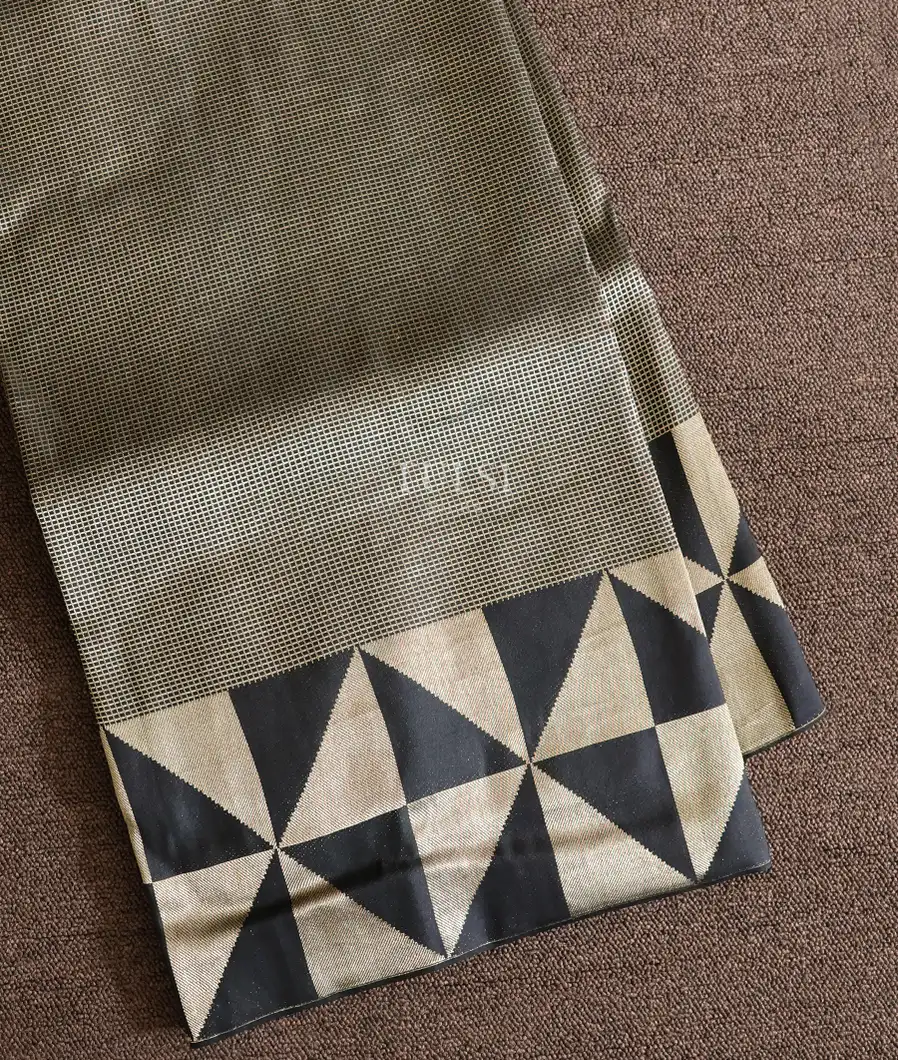 Black And Gold Kanjivaram Embroidery Silk Saree T612083-image
