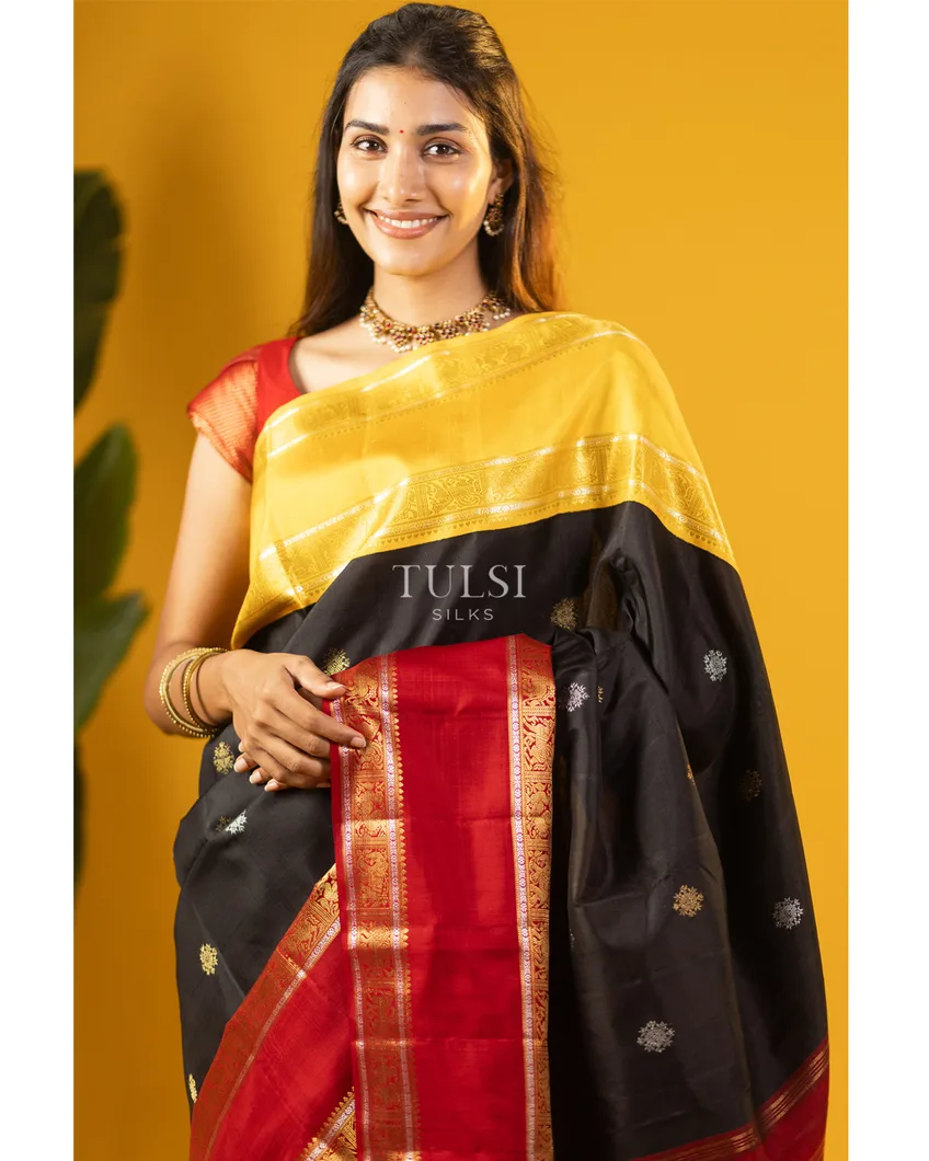 Black Kanjivaram Silk Saree T564183-image