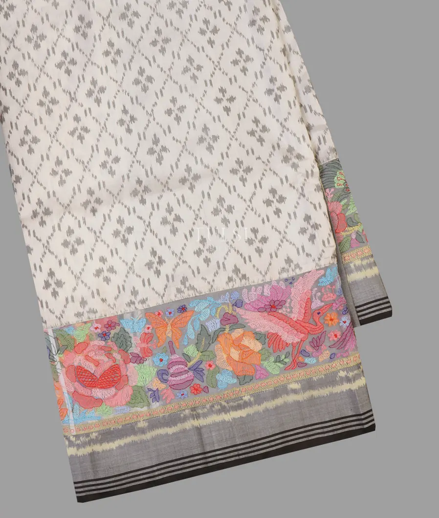 Off - White Patola Silk Saree With Embroidery Border And Pallu T620372-image