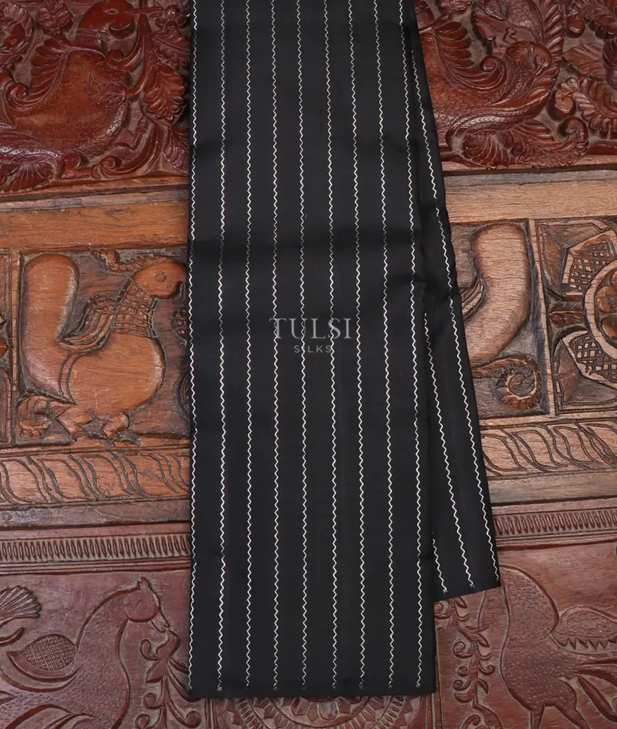 Black Kanjivaram Silk Saree T646358-image