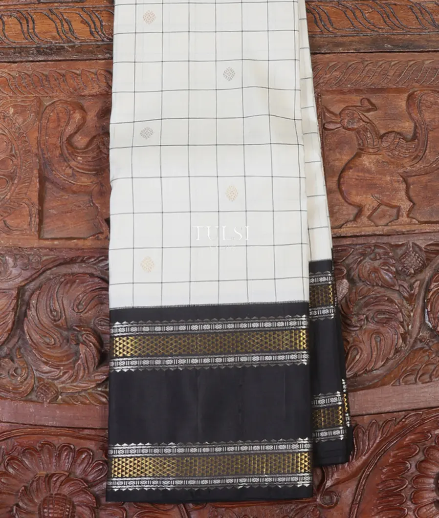 Off - White Kanjivaram Silk Saree T644025-image