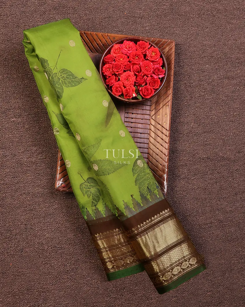 Green Gadwal Silk Saree T669523-image