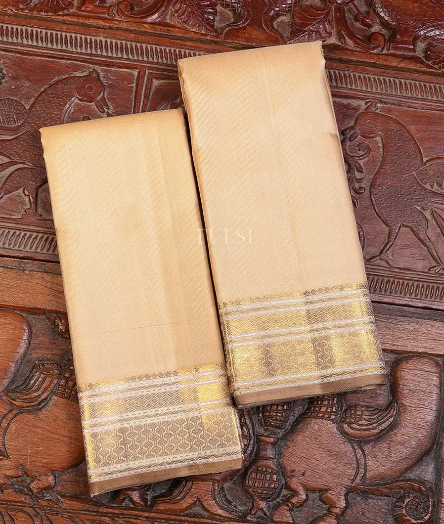 Beige Handwoven Kanjivaram Silk Dhoti and Vastharam T665346-image