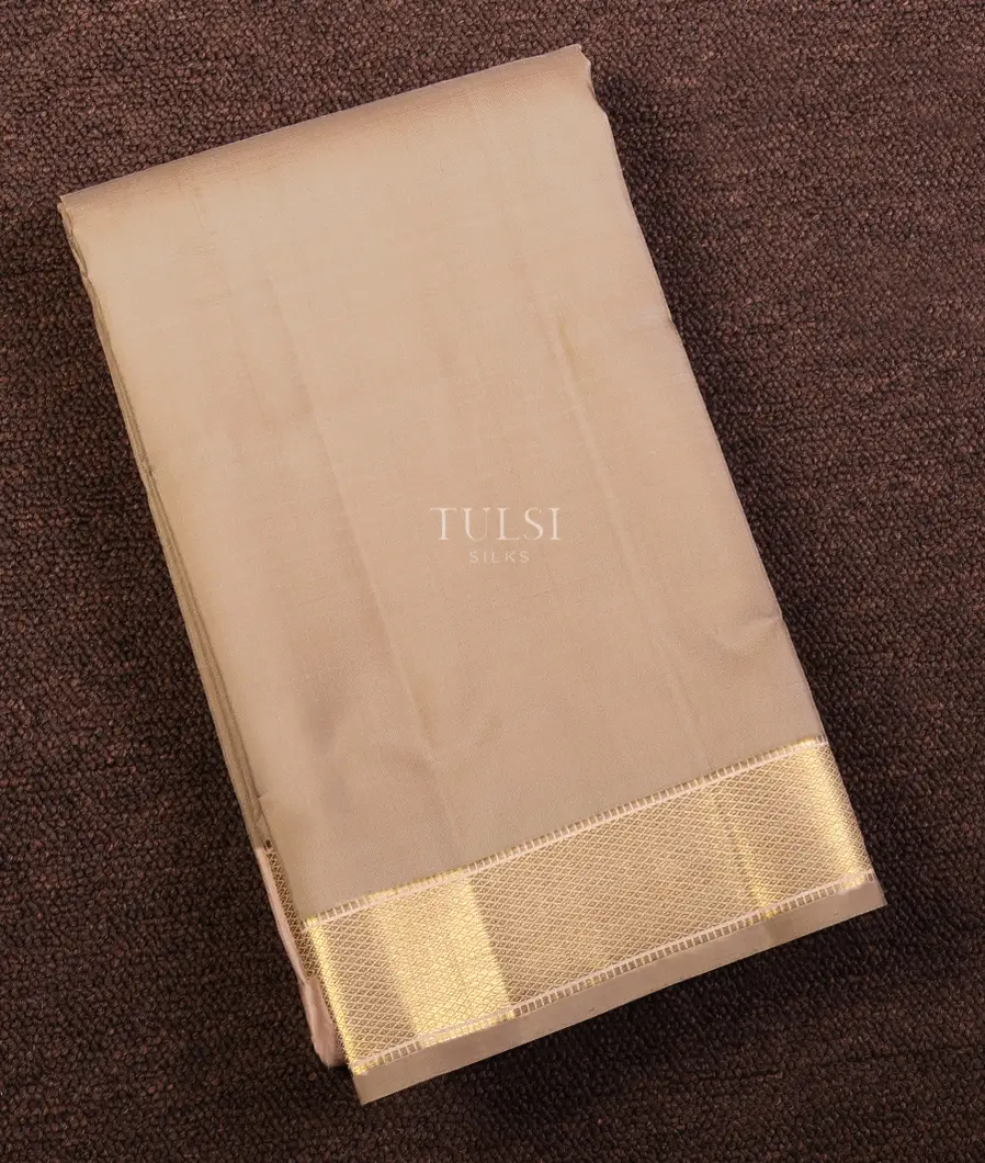 Beige Handwoven Kanjivaram Silk Dhoti and Vastharam T672857-image
