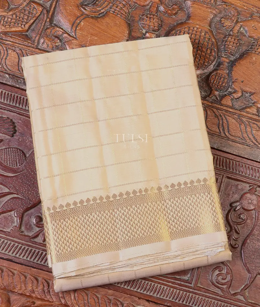 Light Beige Handwoven Kanjivaram Silk Dhoti and Vastharam T666487-image