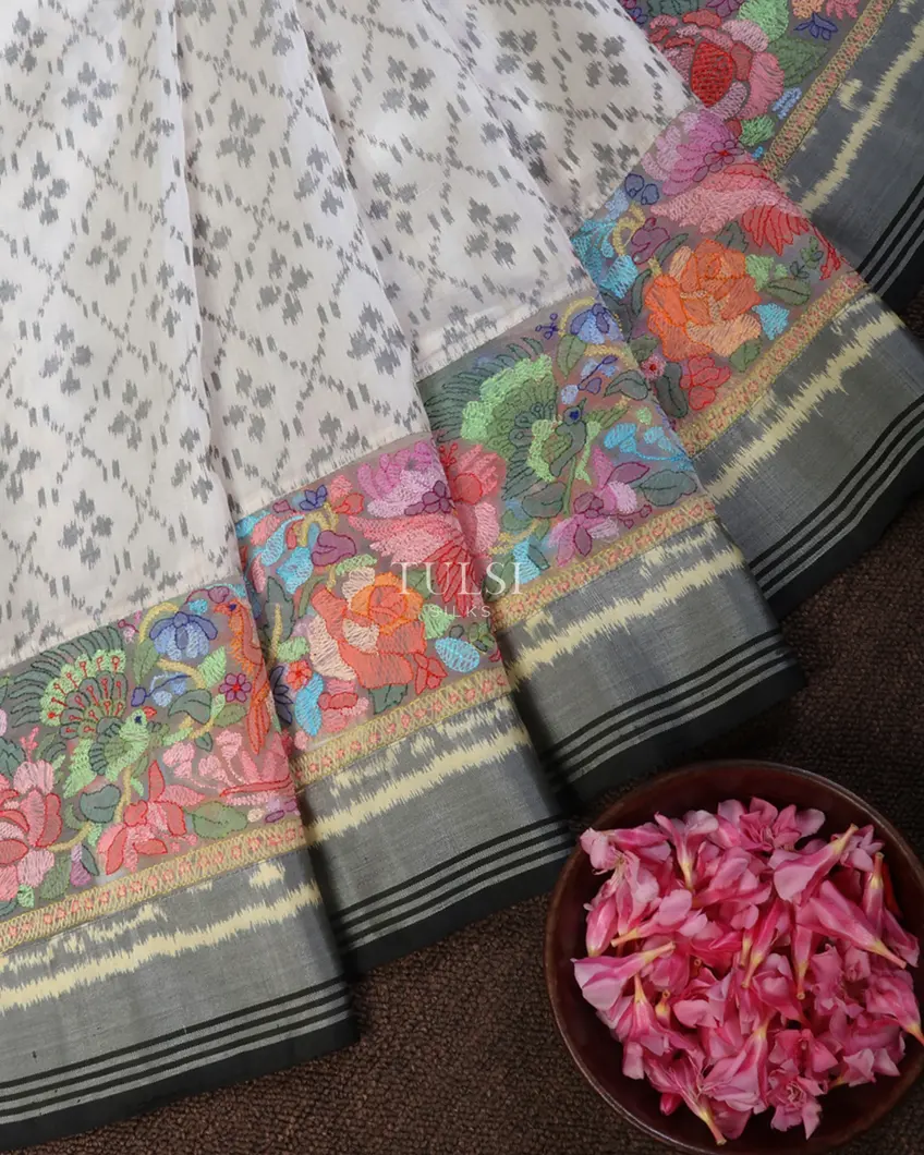 off-white-patola-silk-saree-with-embroidery-border-and-pallu-t620372-1-t620372-1-b