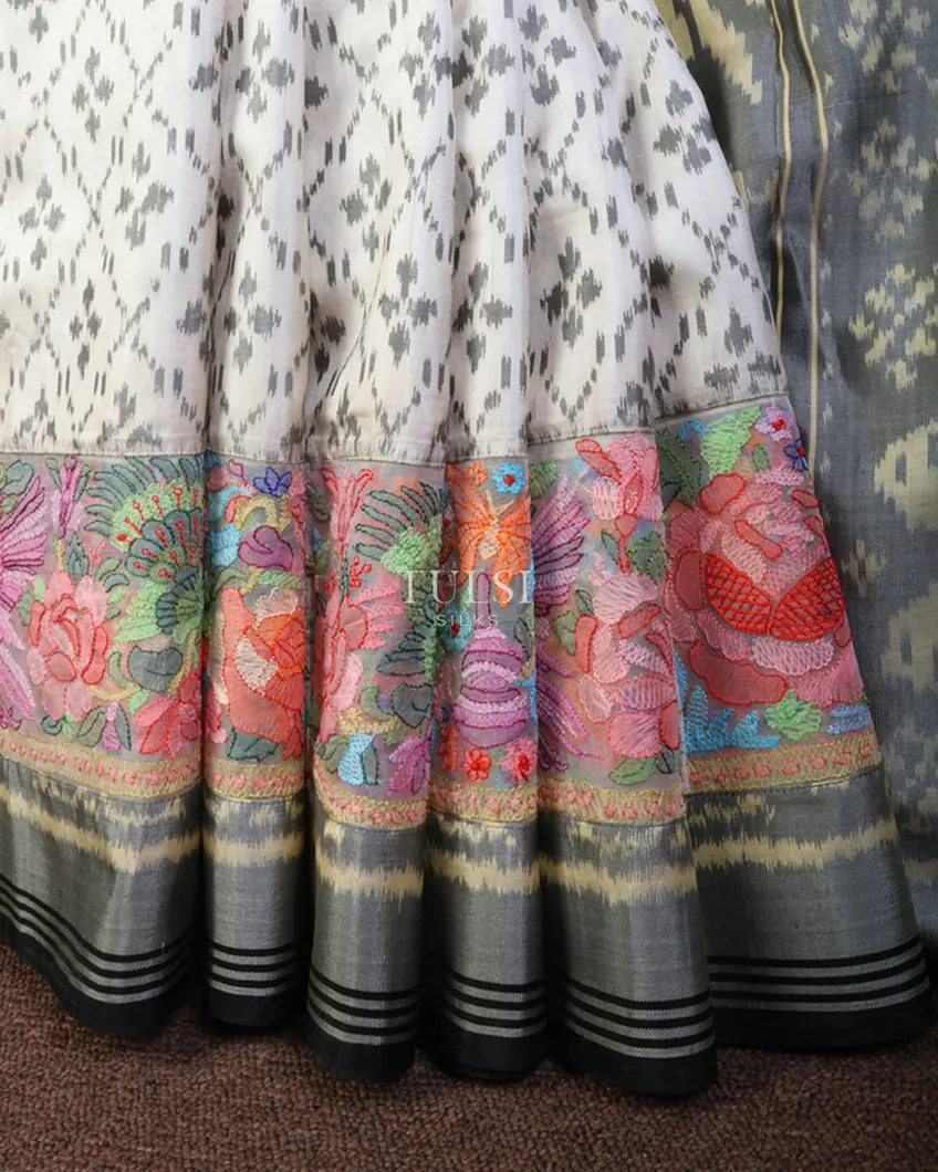 off-white-patola-silk-saree-with-embroidery-border-and-pallu-t620372-1-t620372-1-e