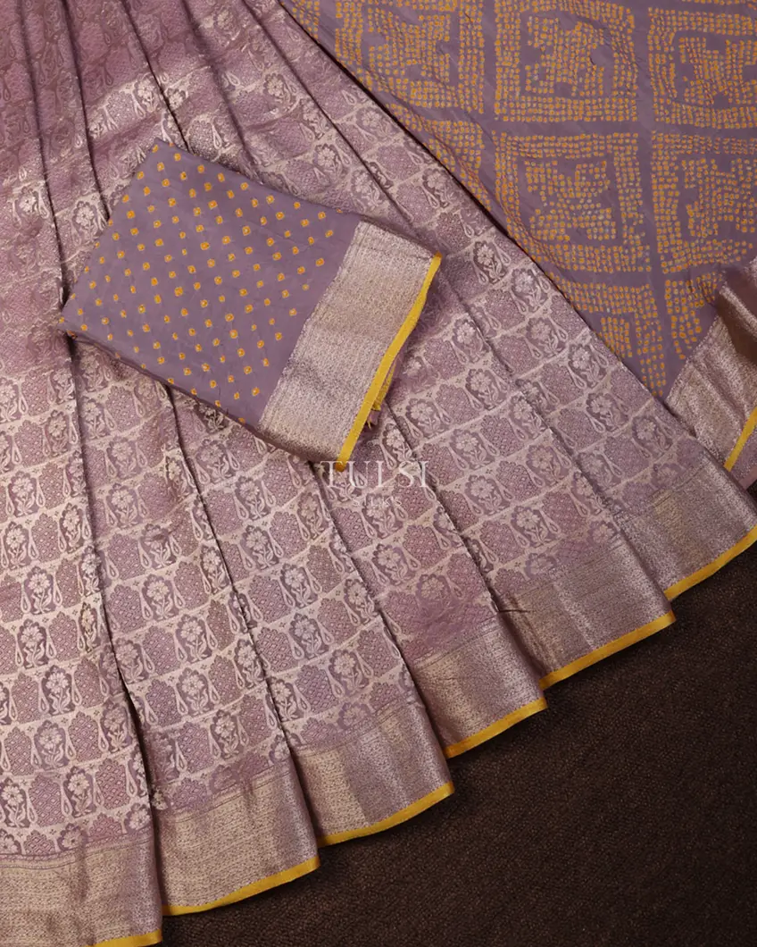 lavender-crepe-silk-with-bandhani-blouse-and-pallu-t632397-t632397-b