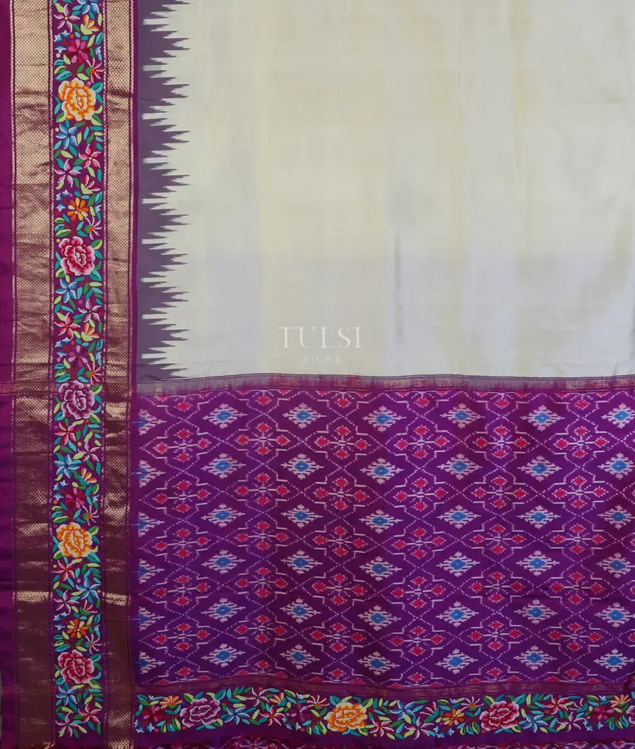 off-white-ikat-silk-saree-with-hand-embroidery-border-t679472-t679472-d