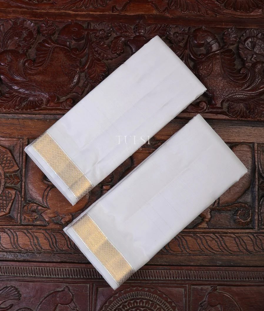 Off-White Handwoven Kanjivaram Silk Dhoti and Vastharam T685264-image