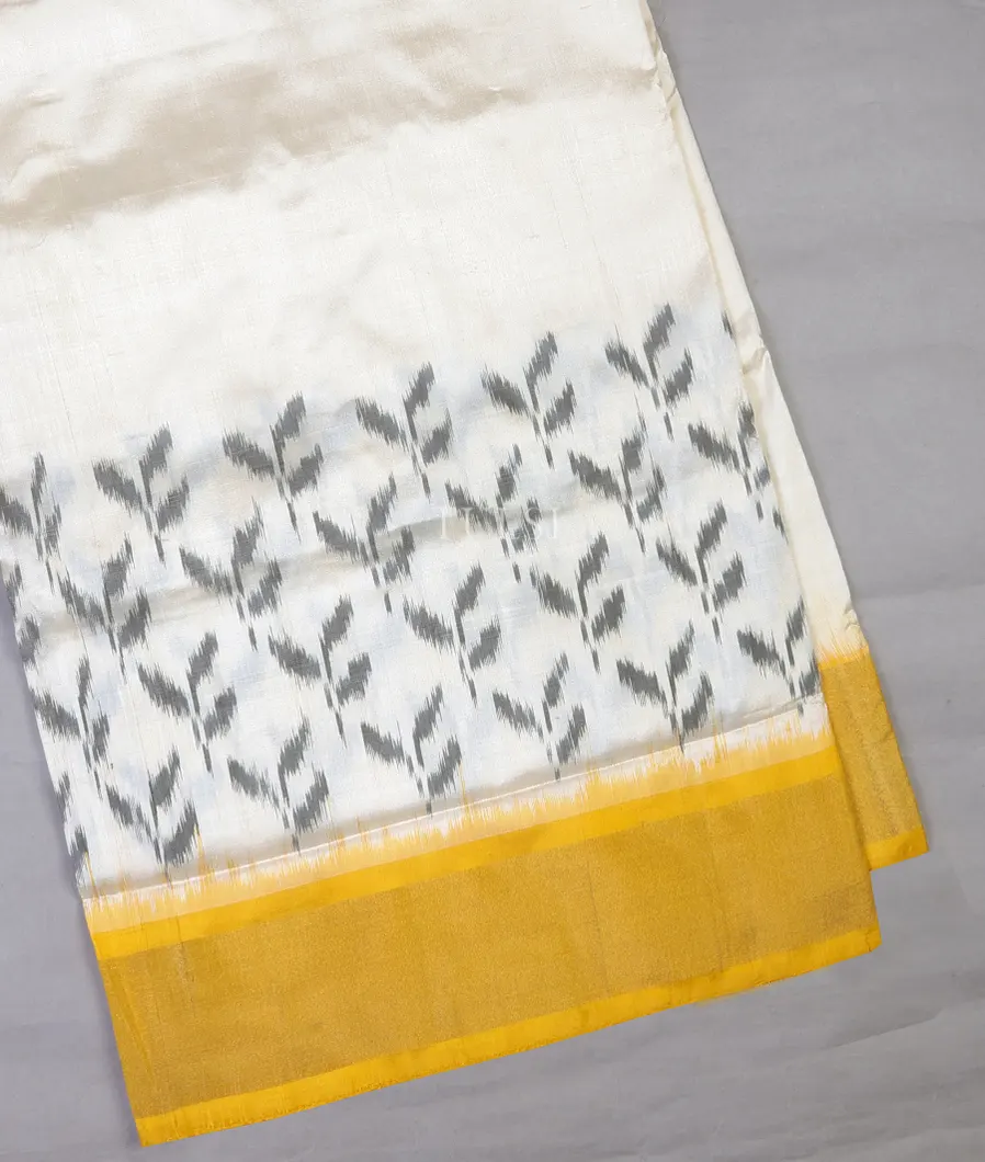 Off-White Ikat Silk Saree T689245-image