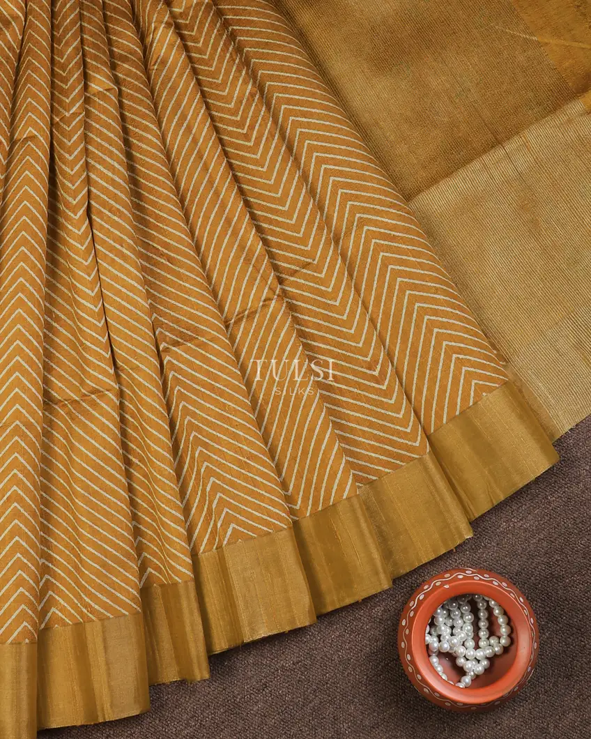 mustard-yellow-printed-raw-silk-saree-t721291-t721291-b