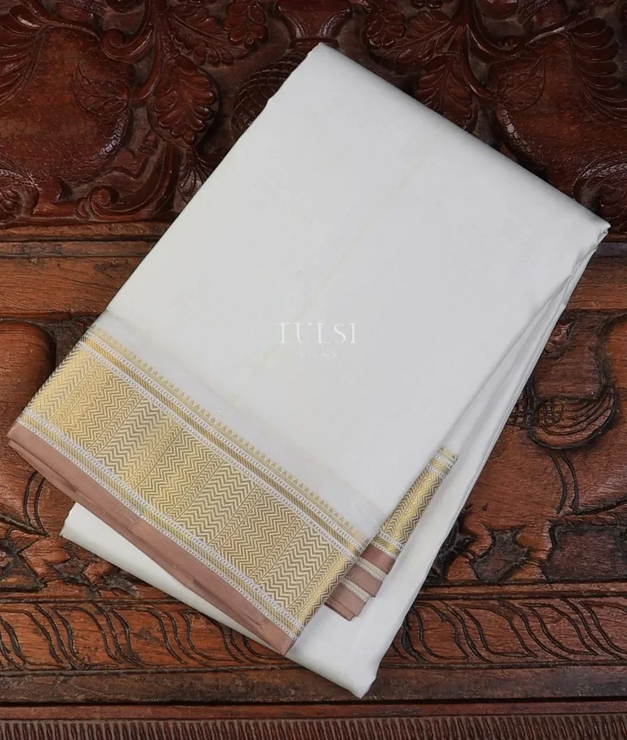 Off-White Handwoven Kanjivaram Silk Dhoti and Vastharam T716862-image