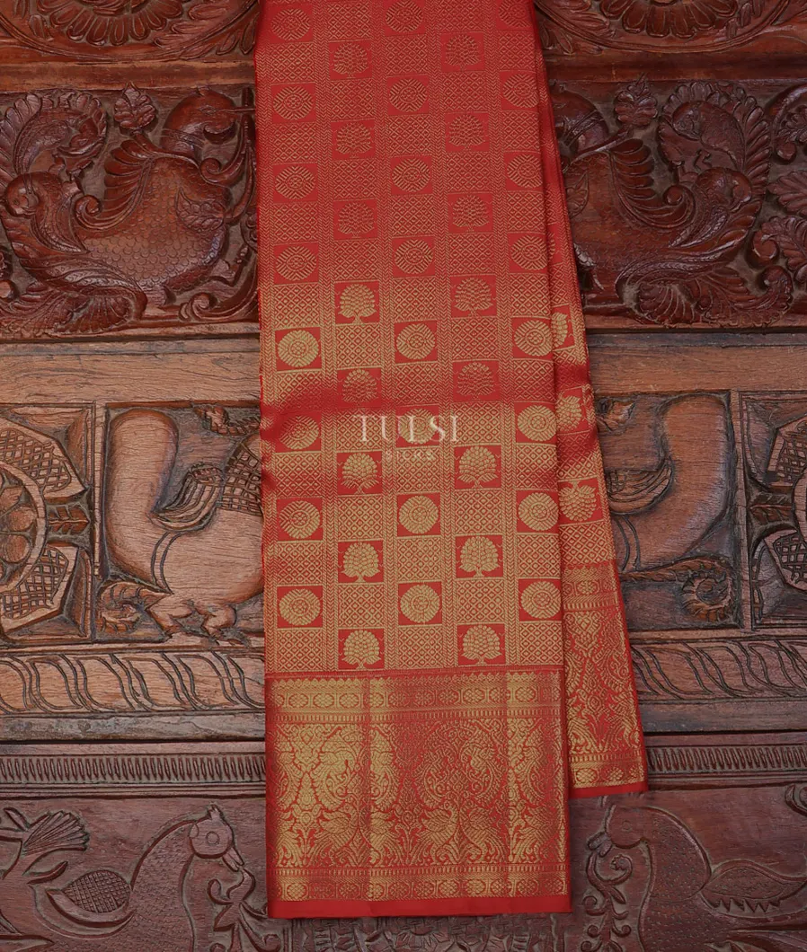 Red Kanjivaram Silk Saree T665081-image