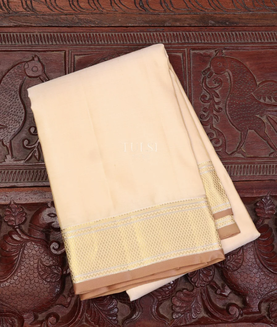 Beige Handwoven Kanjivaram Silk Dhoti and Vastharam T751298-image