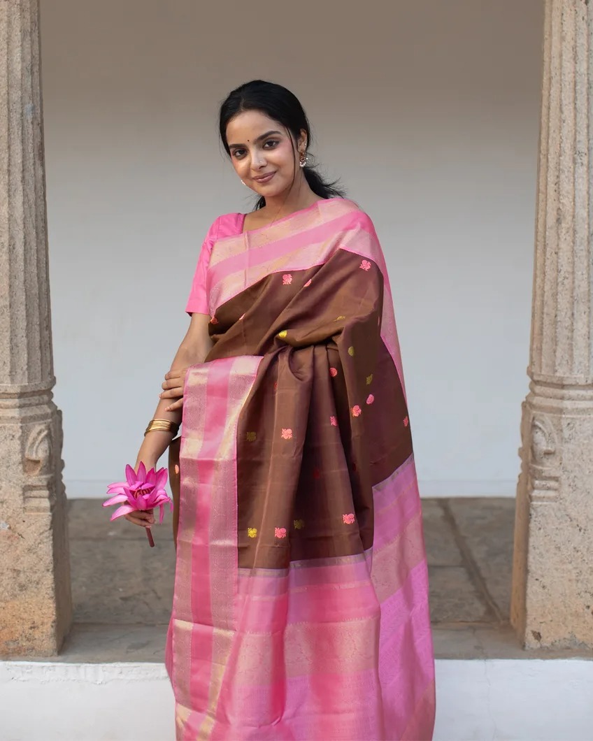 19 Trending Kanjivaram Saree Look for Brides and Wedding Guests-3
