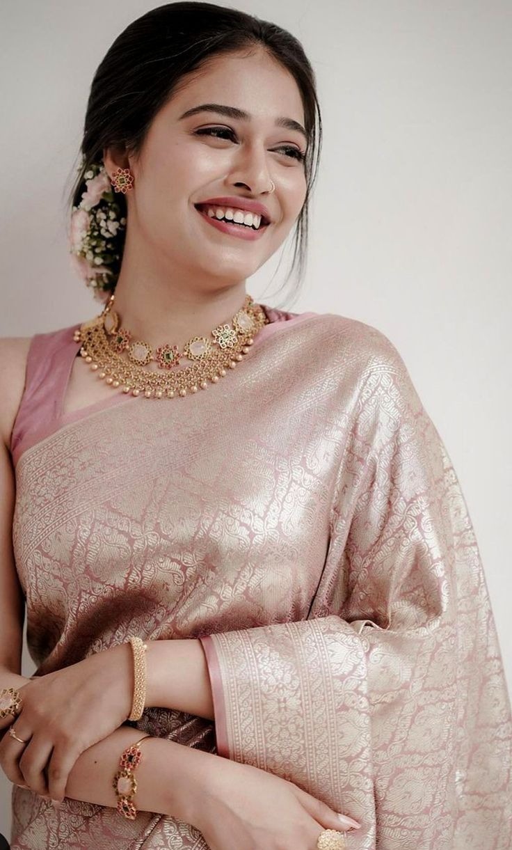 19 Trending Kanjivaram Saree Look for Brides and Wedding Guests-4