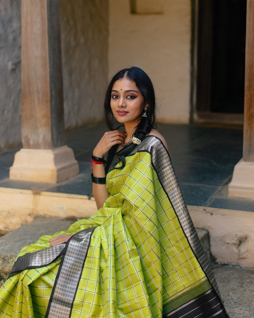 19 Trending Kanjivaram Saree Look for Brides and Wedding Guests-11