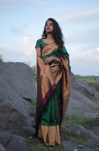 19 Trending Kanjivaram Saree Look for Brides and Wedding Guests-13