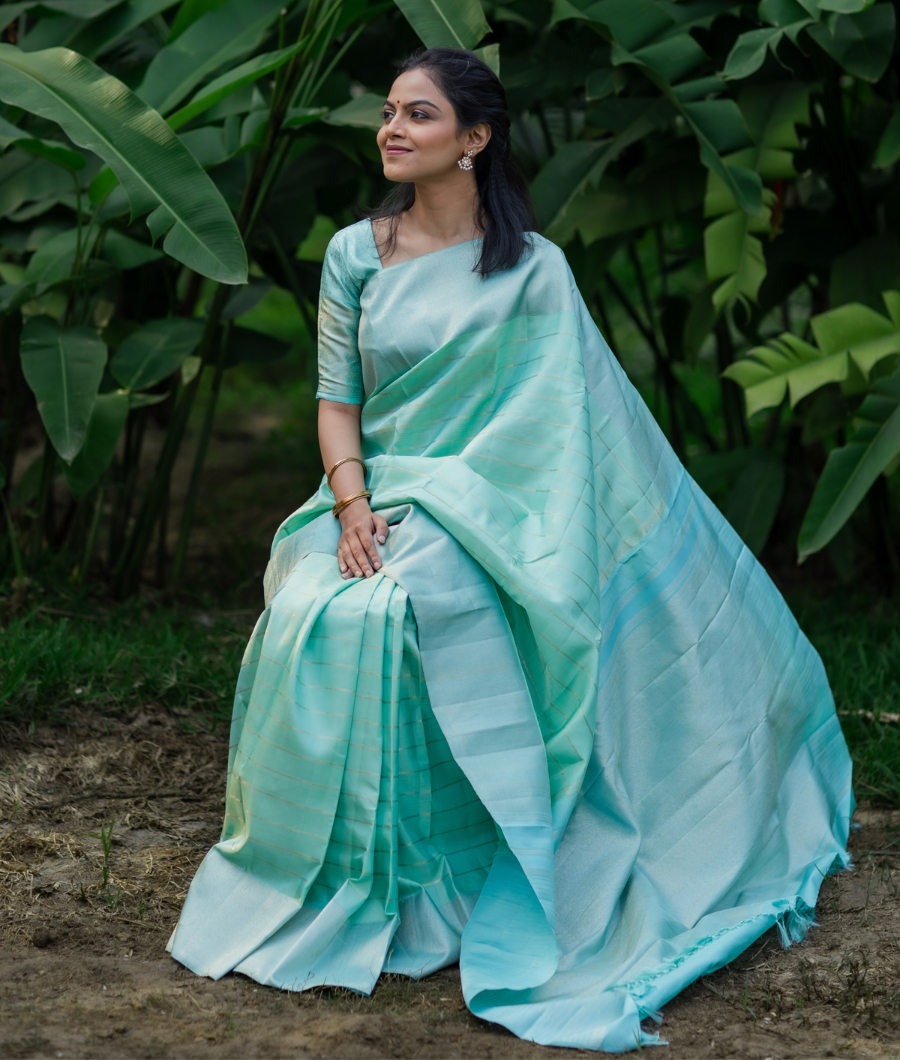 19 Trending Kanjivaram Saree Look for Brides and Wedding Guests-15